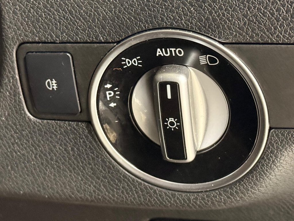 Used Mercedes-Benz GLA 2017 for sale - 76751337: Photo 32