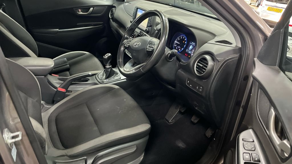 Used Hyundai KONA 2018 for sale - 77748637: Photo 2