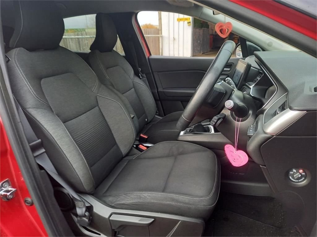 Used Renault Captur 2021 for sale - 76482259: Photo 2