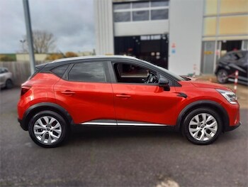 Used Renault Captur 2021 for sale - 76482259: Photo