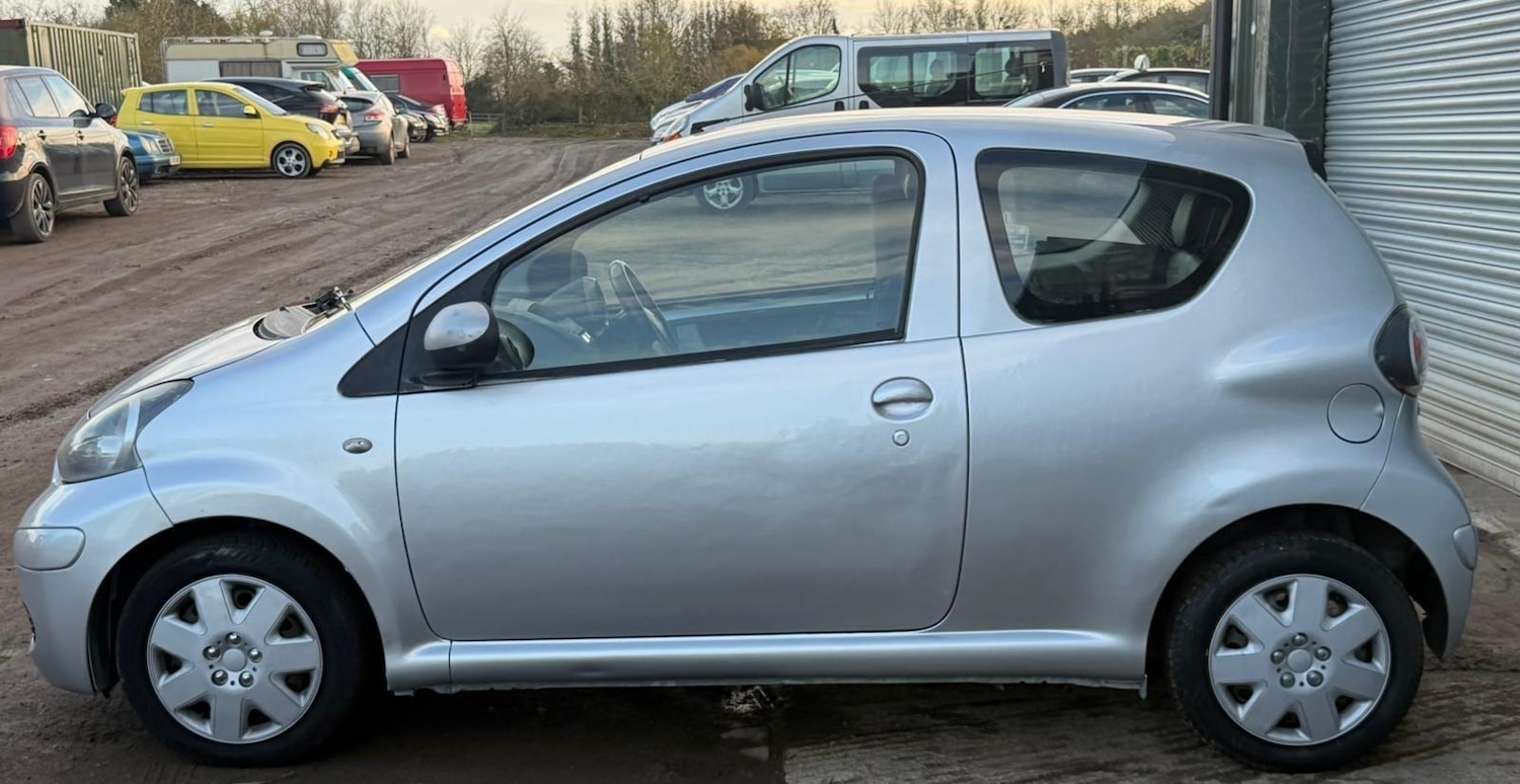 Used Toyota AYGO 2011 for sale - 77382107: Photo 11