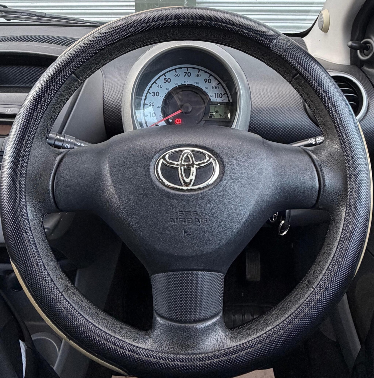 Used Toyota AYGO 2011 for sale - 77382107: Photo 24