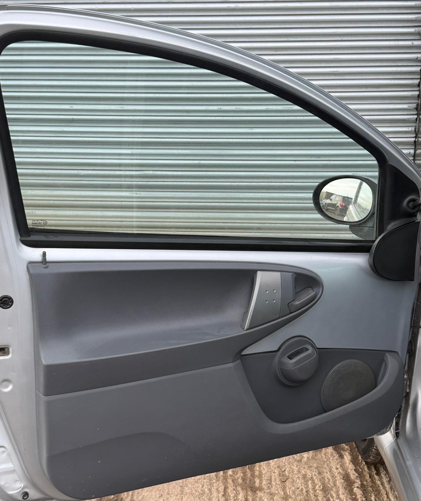 Used Toyota AYGO 2011 for sale - 77382107: Photo 33