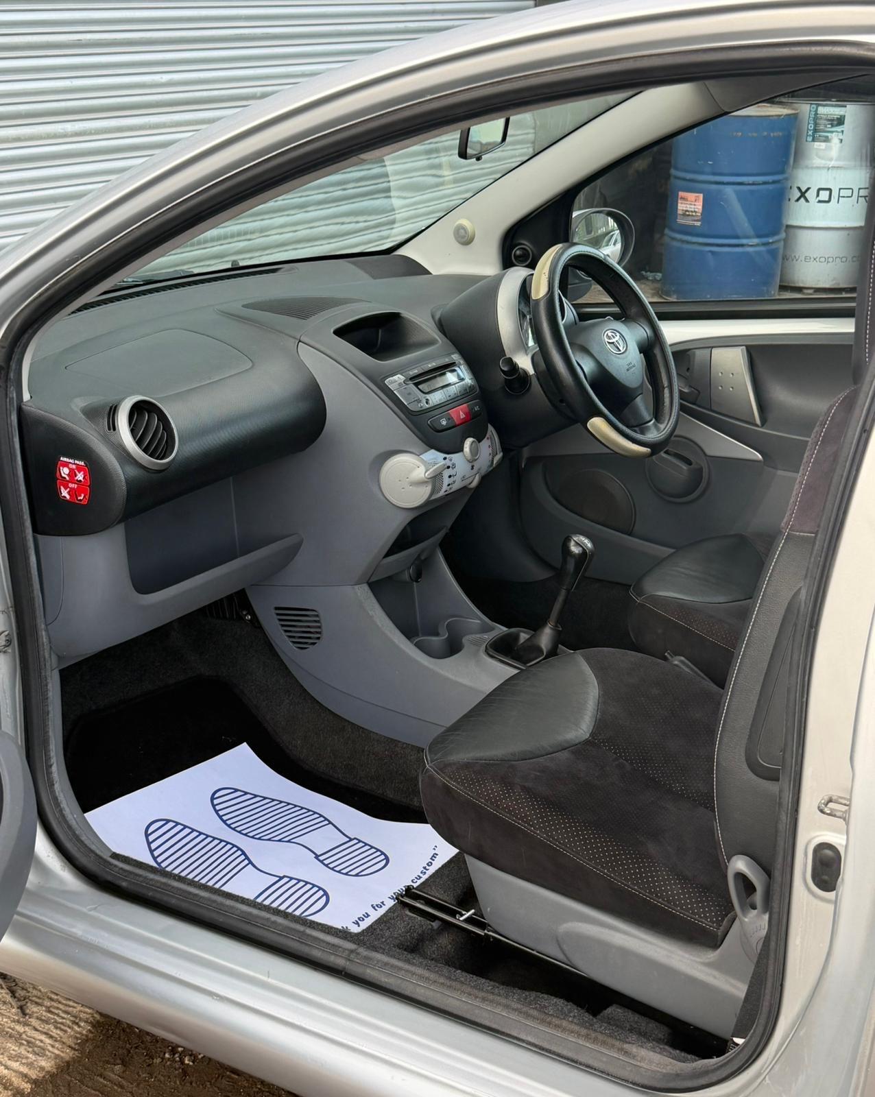 Used Toyota AYGO 2011 for sale - 77382107: Photo 36