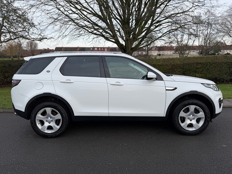 Used Land Rover Discovery Sport 2016 for sale - 77044531: Photo 2