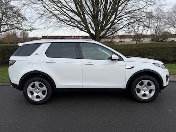 Used Land Rover Discovery Sport 2016 for sale - 77044531: Photo