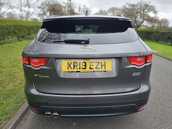 Used Jaguar F-Pace 2019 for sale - 78012750: Photo
