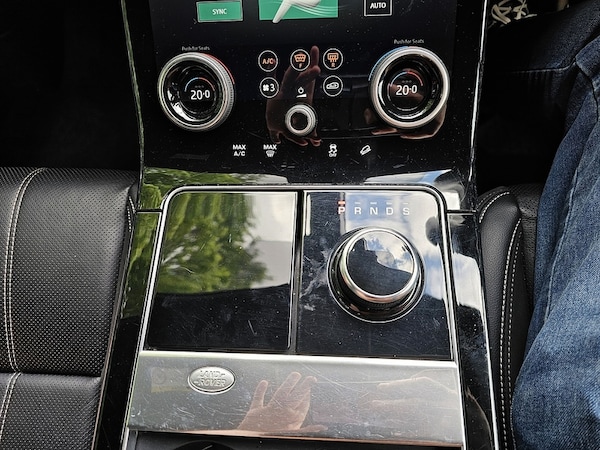 Used Land Rover Range Rover Velar 2019 for sale - 74601832: Photo 37