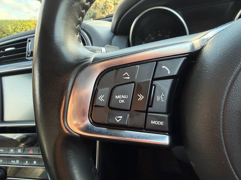 Used Jaguar XE 2017 for sale - 76941691: Photo 25