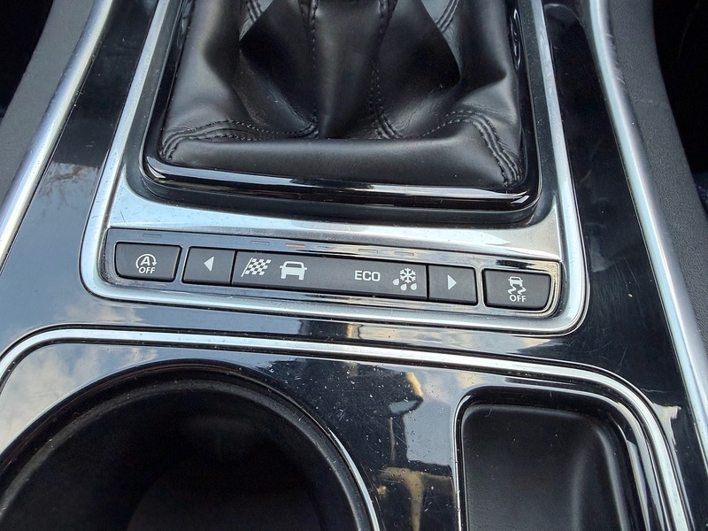 Used Jaguar XE 2017 for sale - 76941691: Photo 29