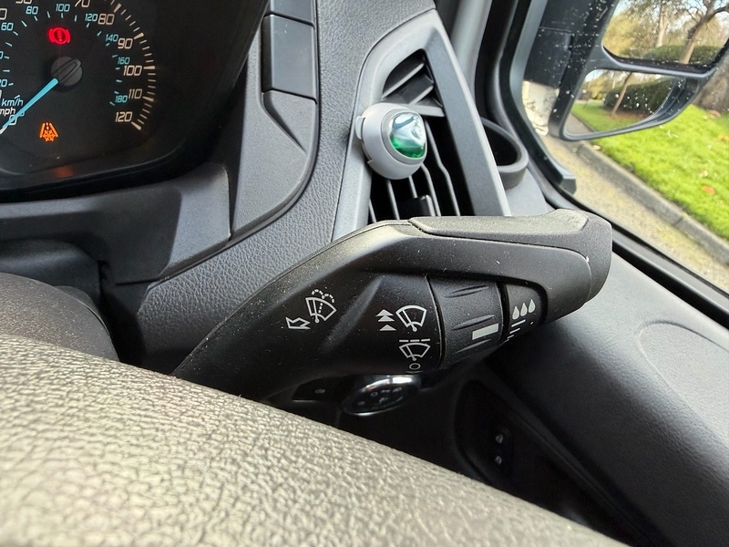 Used Ford Transit Custom 2017 for sale - 76637196: Photo 28