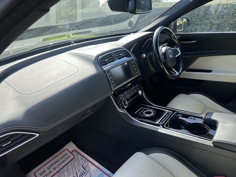 Used Jaguar XE 2016 for sale - 76034729: Photo 17