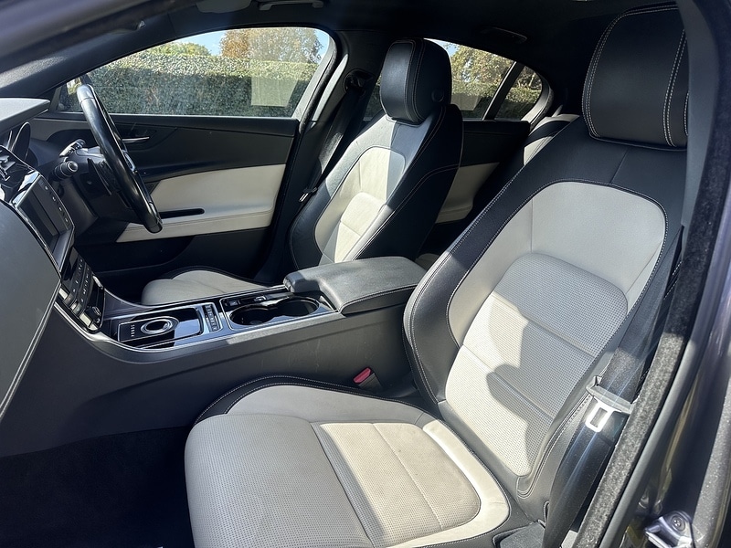 Used Jaguar XE 2016 for sale - 76034729: Photo 18