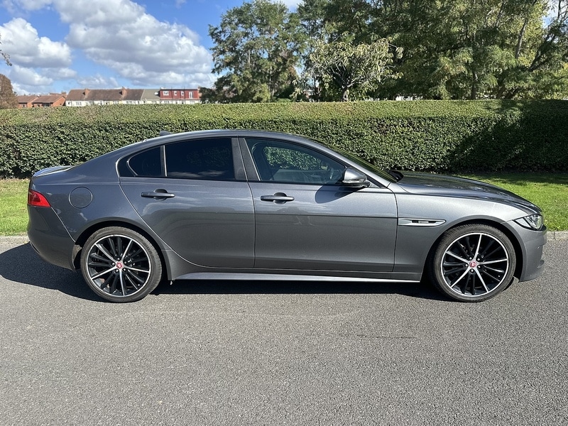 Used Jaguar XE 2016 for sale - 76034729: Photo 2