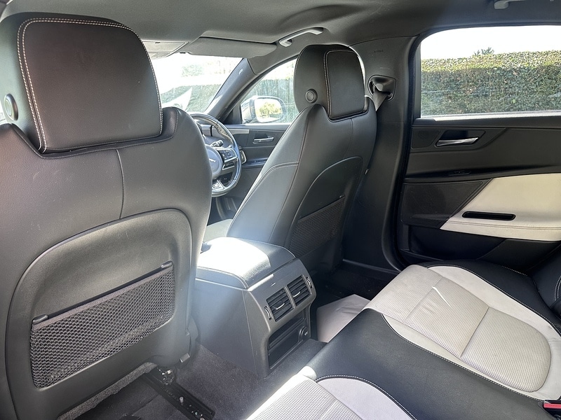 Used Jaguar XE 2016 for sale - 76034729: Photo 20