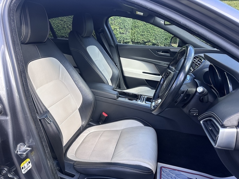 Used Jaguar XE 2016 for sale - 76034729: Photo 24