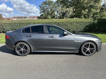 Used Jaguar XE 2016 for sale - 76034729: Photo 2
