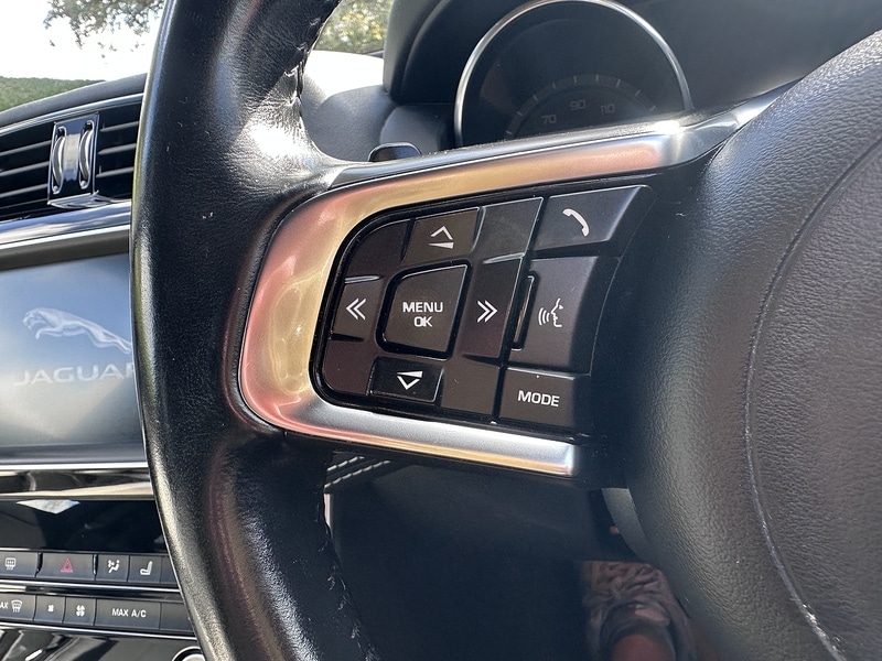 Used Jaguar XE 2016 for sale - 76034729: Photo 31