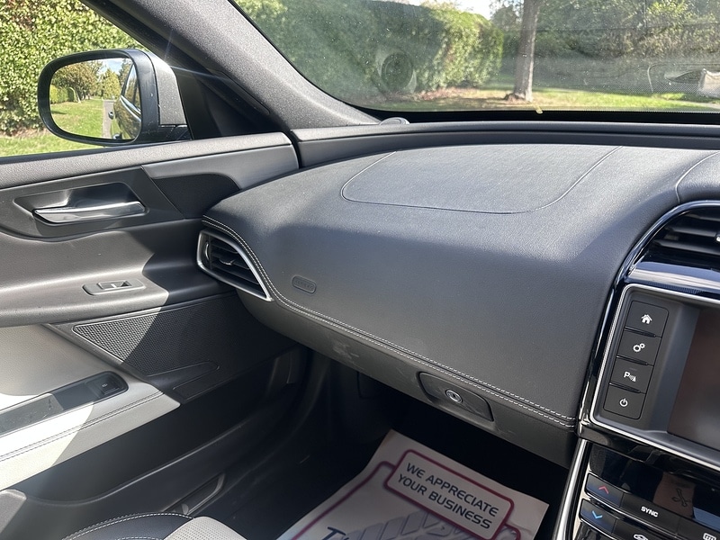 Used Jaguar XE 2016 for sale - 76034729: Photo 35
