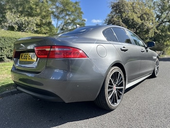 Used Jaguar XE 2016 for sale - 76034729: Photo 4