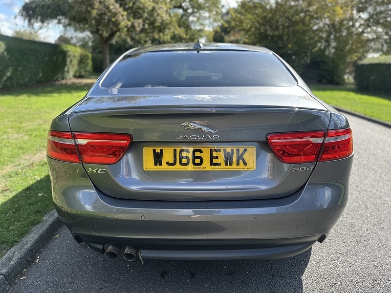 Used Jaguar XE 2016 for sale - 76034729: Photo 5