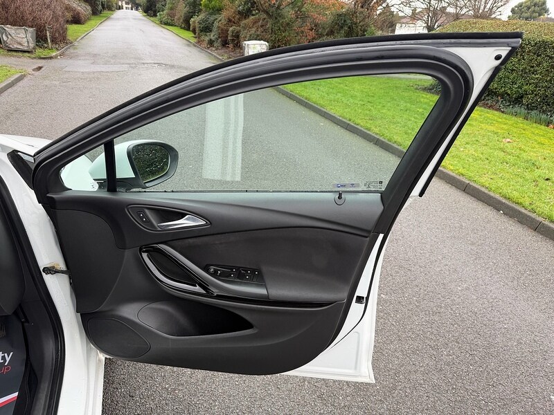 Used Vauxhall Astra 2017 for sale - 77351173: Photo 32