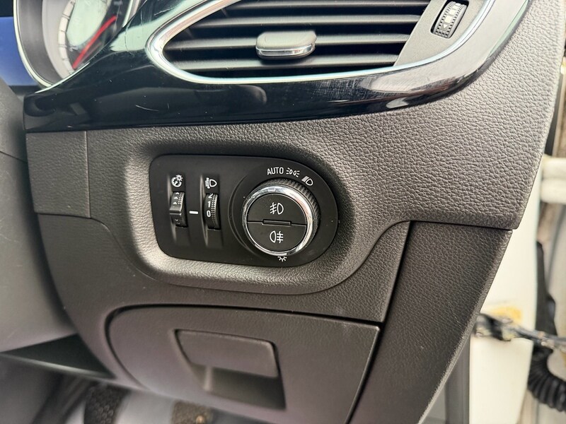 Used Vauxhall Astra 2017 for sale - 77351173: Photo 33