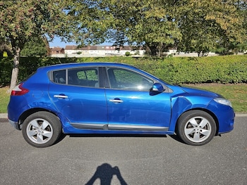 Used Renault Megane 2011 for sale - 76009400: Photo 2