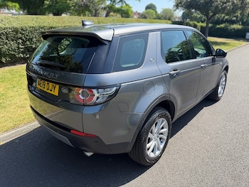 Used Land Rover Discovery Sport 2019 for sale - 78731591: Photo