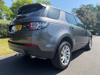 Used Land Rover Discovery Sport 2019 for sale - 78731591: Photo