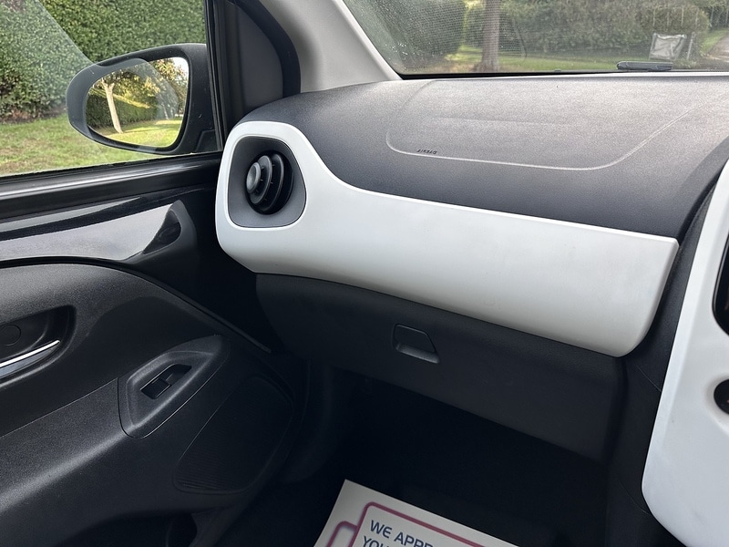 Used Peugeot 108 2014 for sale - 77342315: Photo 34