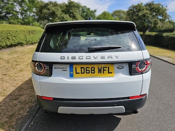 Used Land Rover Discovery Sport 2018 for sale - 79435604: Photo