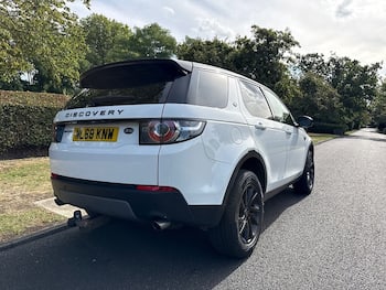 Used Land Rover Discovery Sport 2018 for sale - 79804465: Photo