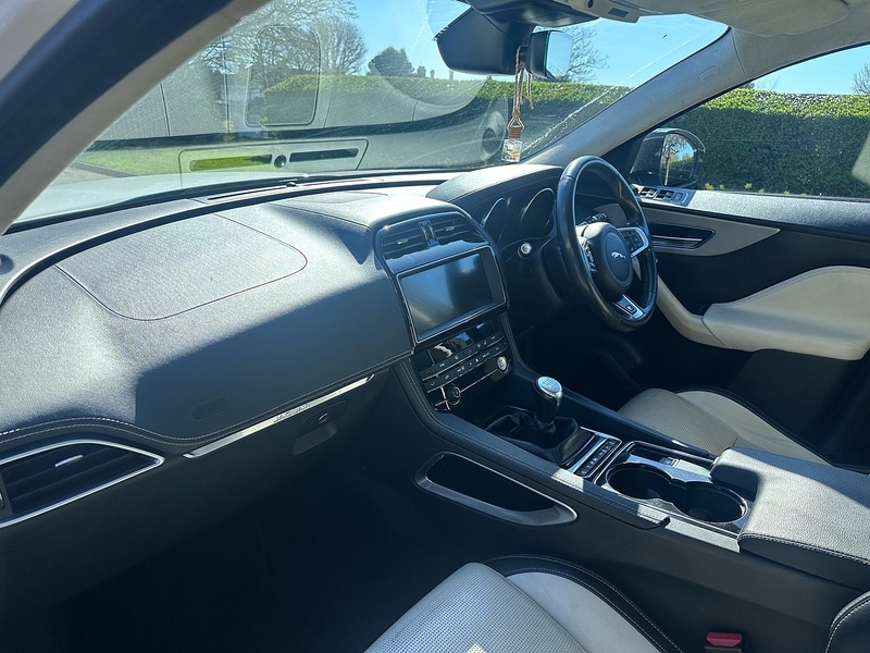 Used Jaguar F-Pace 2019 for sale - 77932635: Photo 17