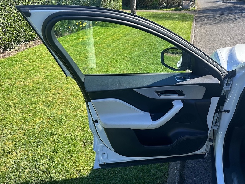 Used Jaguar F-Pace 2019 for sale - 77932635: Photo 24