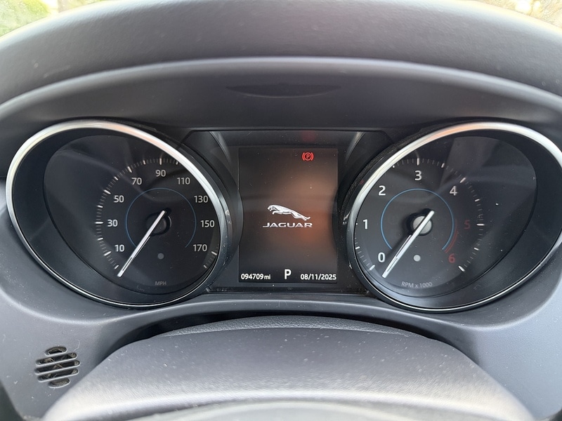 Used Jaguar XE 2016 for sale - 76520840: Photo 14