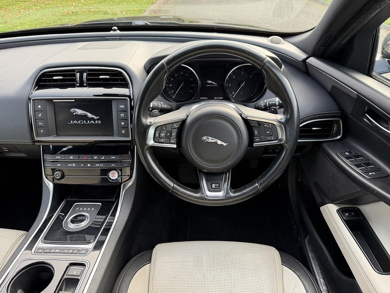 Used Jaguar XE 2016 for sale - 76520840: Photo 16