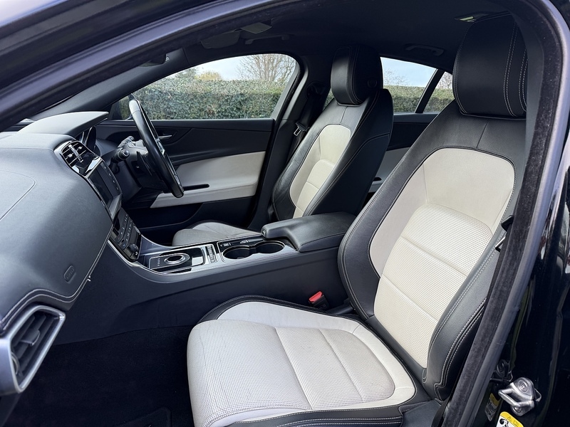 Used Jaguar XE 2016 for sale - 76520840: Photo 18