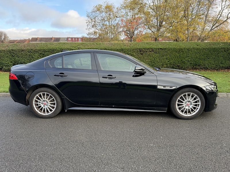 Used Jaguar XE 2016 for sale - 76520840: Photo 2
