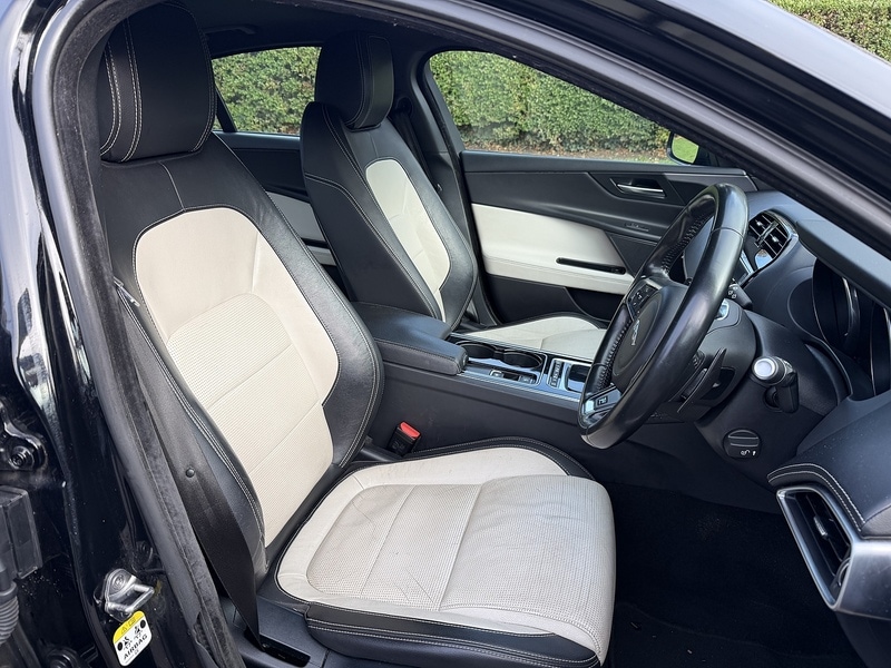 Used Jaguar XE 2016 for sale - 76520840: Photo 24