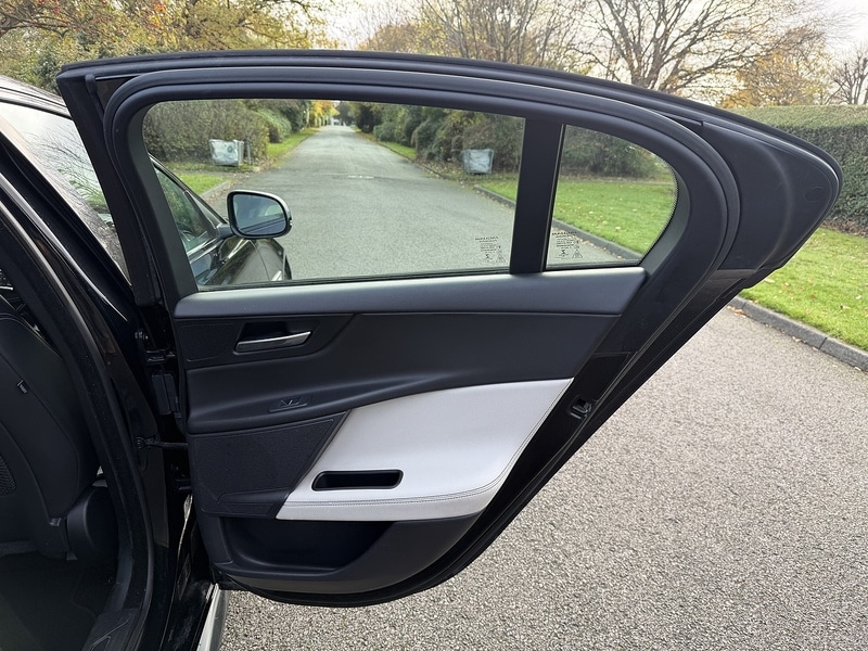 Used Jaguar XE 2016 for sale - 76520840: Photo 27