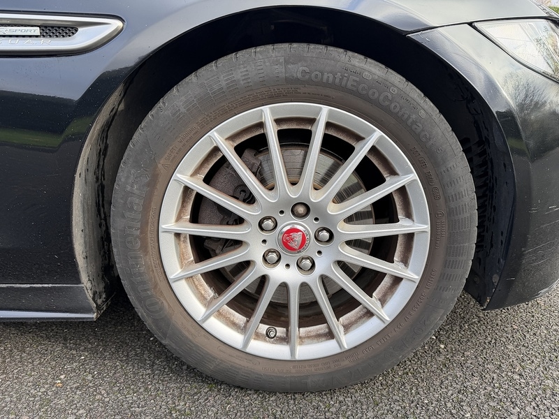 Used Jaguar XE 2016 for sale - 76520840: Photo 32