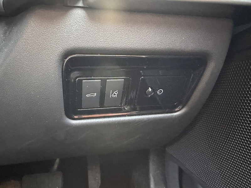 Used Jaguar XE 2016 for sale - 76520840: Photo 35