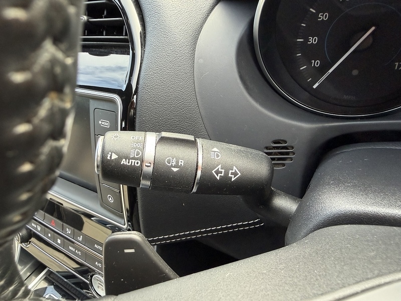 Used Jaguar XE 2016 for sale - 76520840: Photo 39