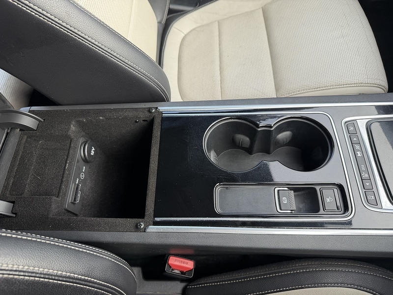 Used Jaguar XE 2016 for sale - 76520840: Photo 42