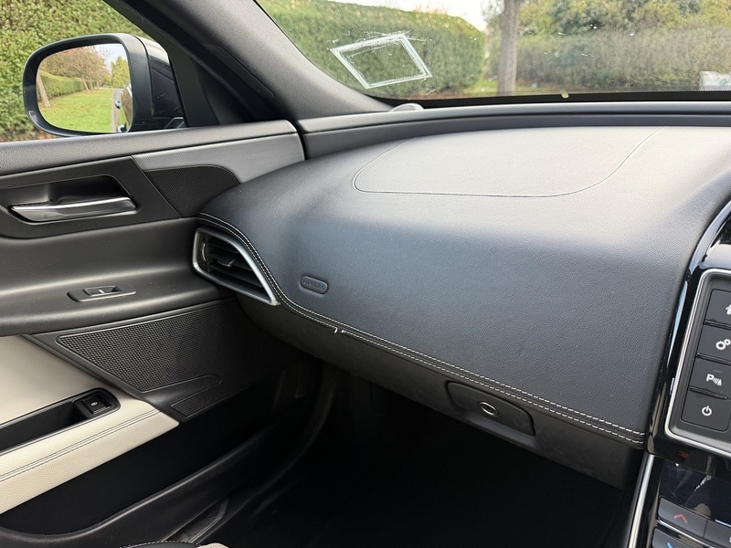 Used Jaguar XE 2016 for sale - 76520840: Photo 43