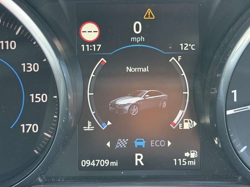 Used Jaguar XE 2016 for sale - 76520840: Photo 59