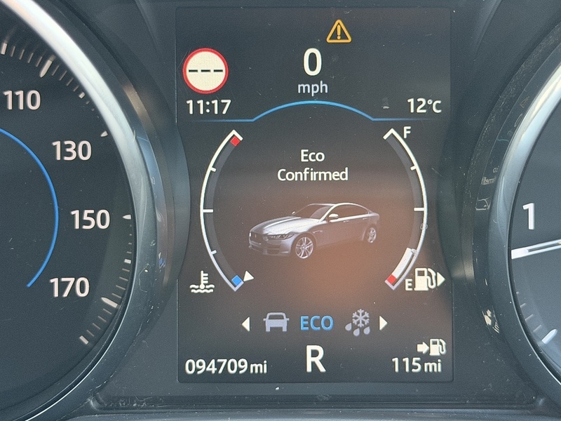 Used Jaguar XE 2016 for sale - 76520840: Photo 60