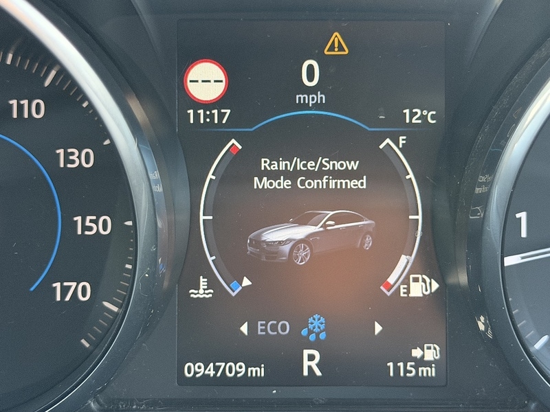 Used Jaguar XE 2016 for sale - 76520840: Photo 61