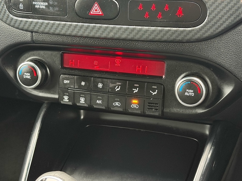 Used Kia Carens 2018 for sale - 77399917: Photo 37